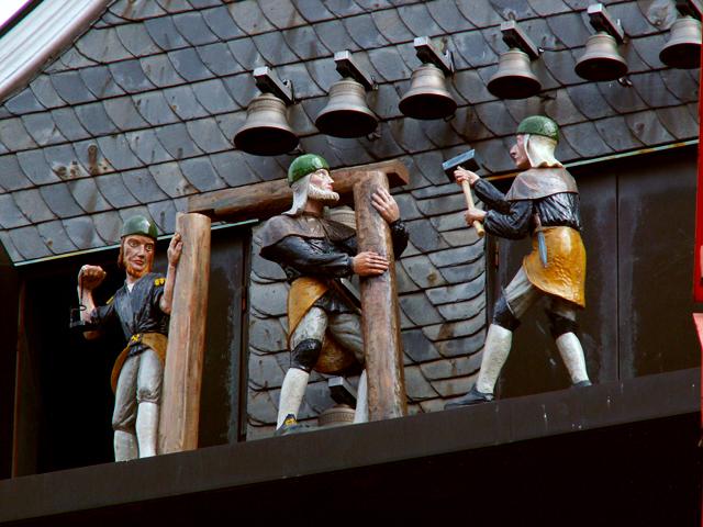 Glocken- und Figurenspiel am Markt